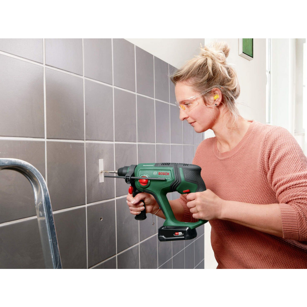 BOSCH UniversalHammer 18V Akumulatorska rotaciona čekić bušilica, Solo 06039D6000
